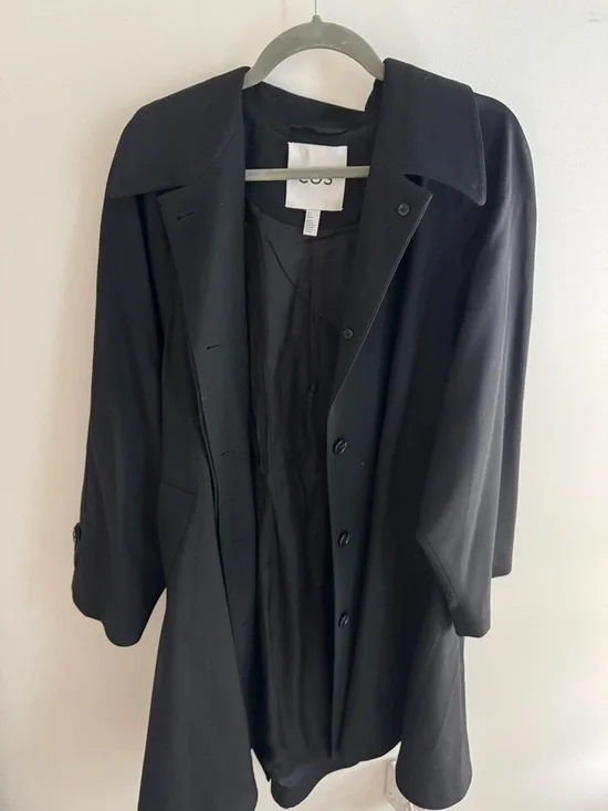 COS Black Midi Coat with Oversized Fit - Picture 2 of 4